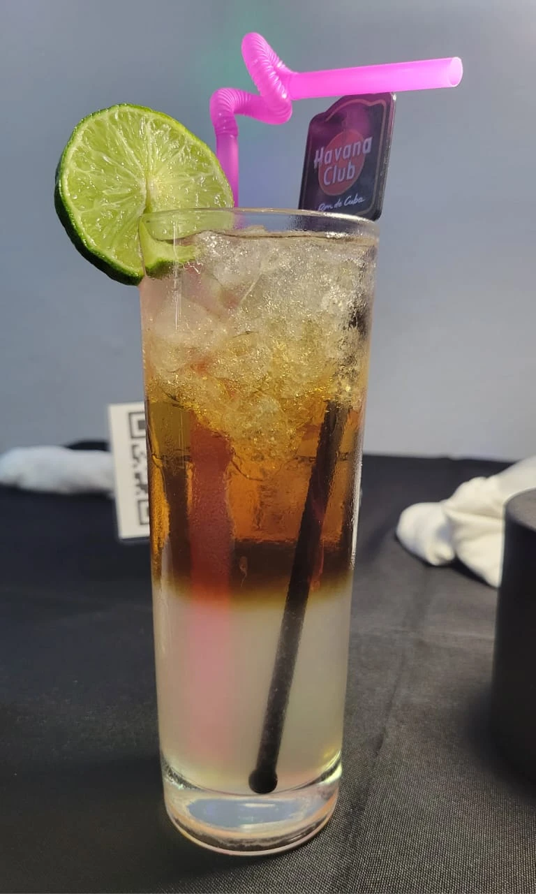 Long Island Ice Tea's foto | Café Crystal |  BizneCubano