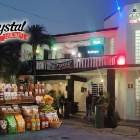 Mercado en Café Crystal